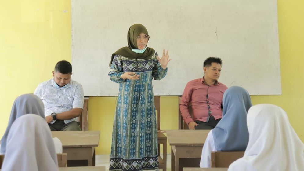 Civitas Akademika UMGO Beri Sosialisasi di 12 Sekolah di Kabupaten Buol