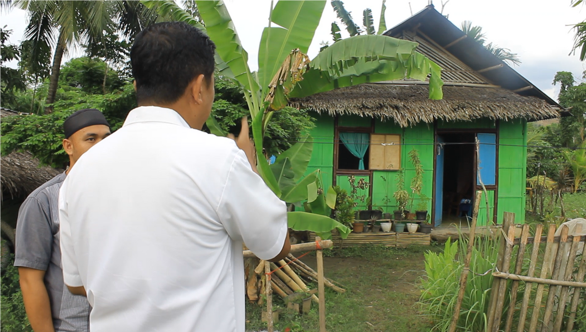 Haris Tome Bangun Rumah Warga Miskin dengan Dana Gotong Royong