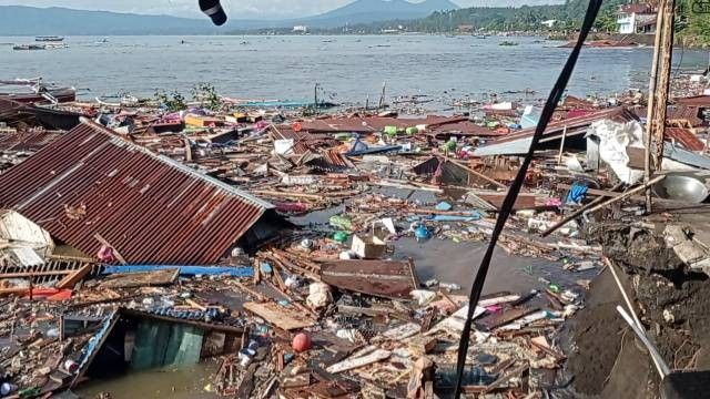 Abrasi di Minsel, Satu Jembatan Ambruk dan 500 Meter Jalan Amblas