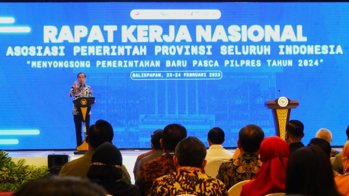 Penjagub Gorontalo Dengarkan Arahan Presiden Pada Rakernas APPSI