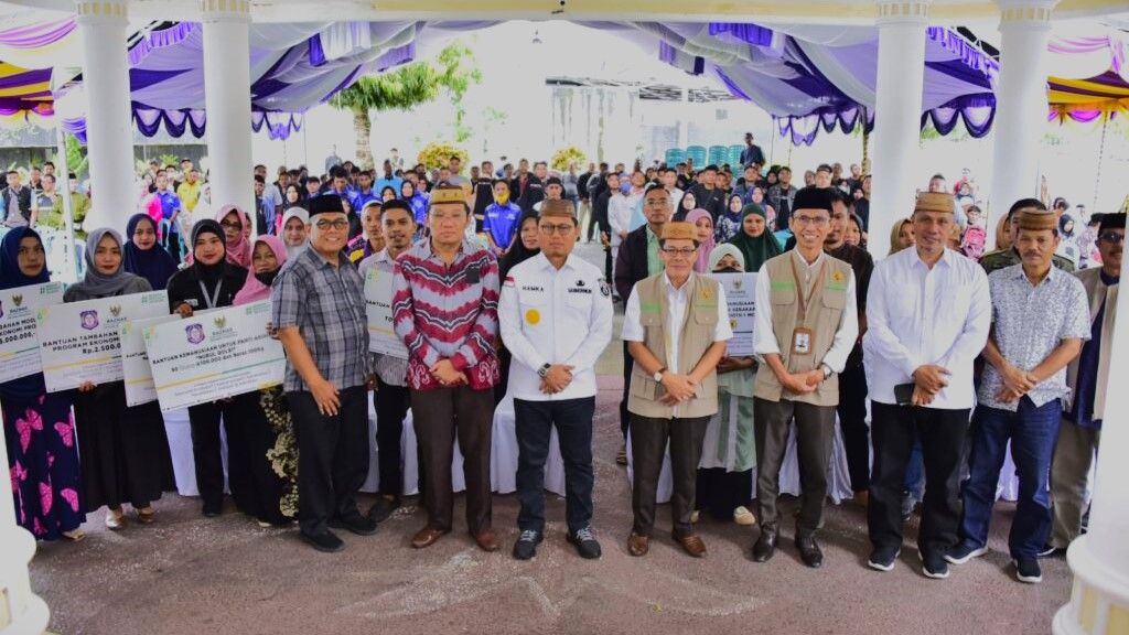 Penjagub Gorontalo Salurkan 1,3 Miliar Dana Zakat Kepada Mustahik