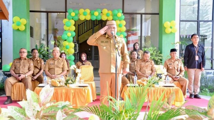 Wabup Hendra Pimpin Apel Hari Pendidikan Nasional