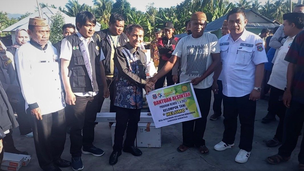 Dinas Pertanian Kabupaten Gorontalo Salurkan Bantuan Alsintan Melalui Program READSI