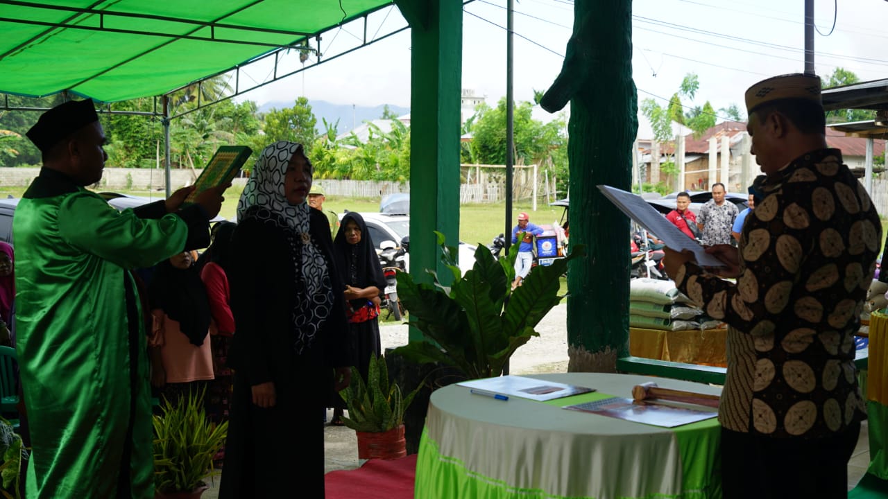 Roni Sampir, Lantik PAW BPD Luwoo dan Resmikan Bantuan Rumah Baznas