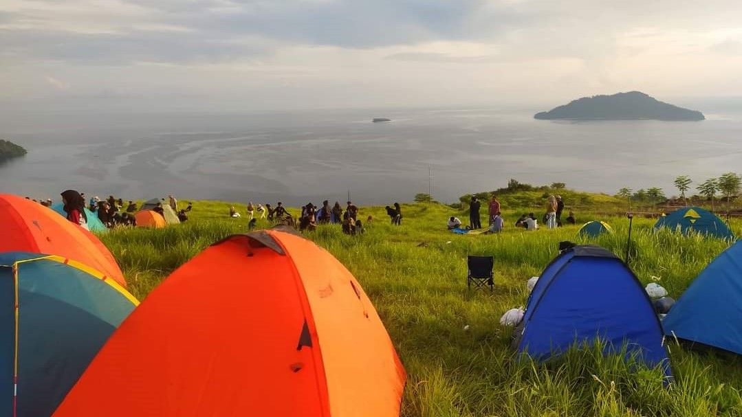 Menikmati Keindahan Savana hingga Sunset, Sunrise dari Puncak Bukit Dunu, Gorontalo Utara