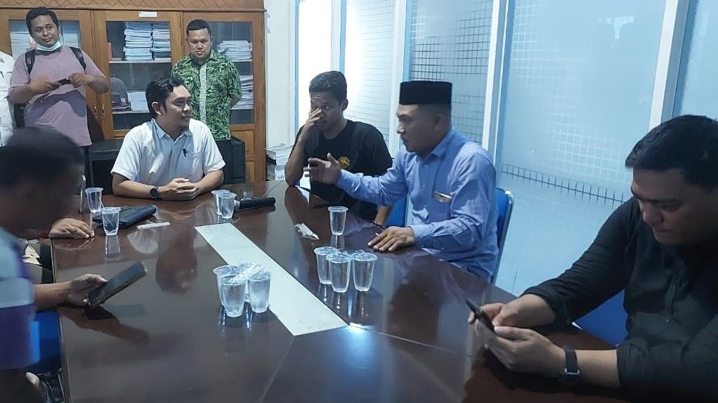 Aktifis Gorut Gelar Aksi di Kantor Badan Keuangan Tuntut Kejelasan Gaji PTT