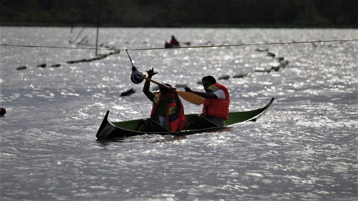 Lomba Perahu Dayung Meriahkan FPDL 2023