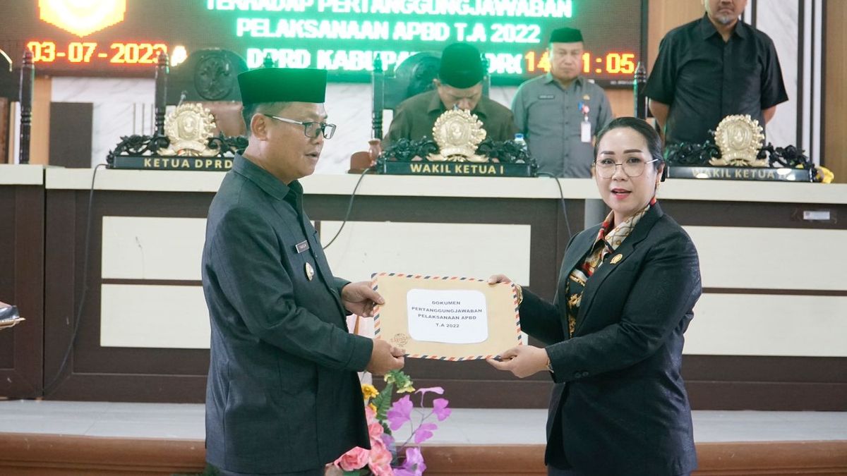 Bupati Thariq Serahkan Ranperda APBD Tahun 2022 ke DPRD Gorut