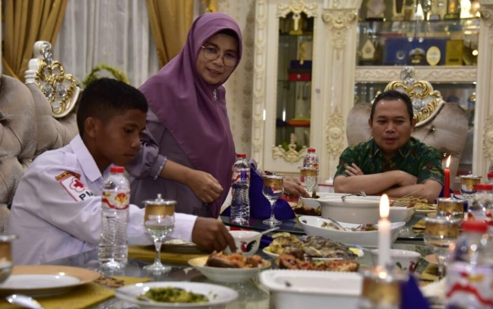 Gubernur Gorontalo Undang Riski, Pemanjat Tiang Bendera HUT RI