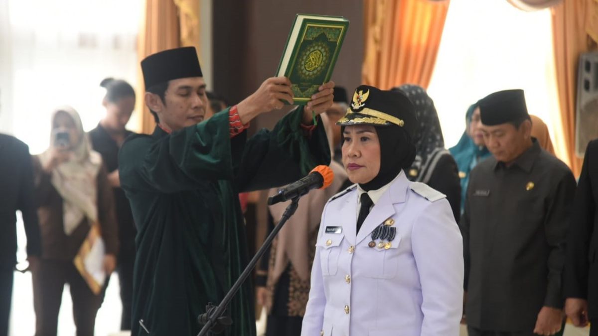 Profil Penjabat Bupati Gorontalo Utara, Meniti Karir dari Honorer