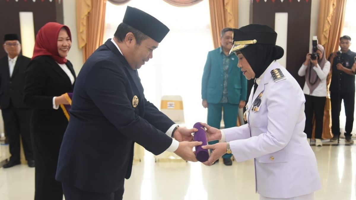 Ismail Pakaya Lantik Penjabup Gorontalo Utara