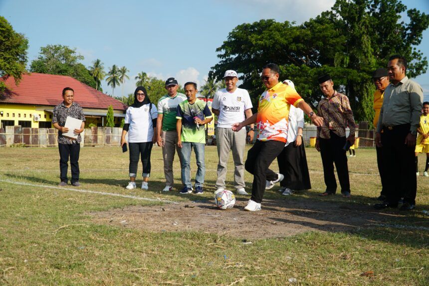 Thariq Modanggu Buka Turnamen Sepak Bola Apdesi Cup