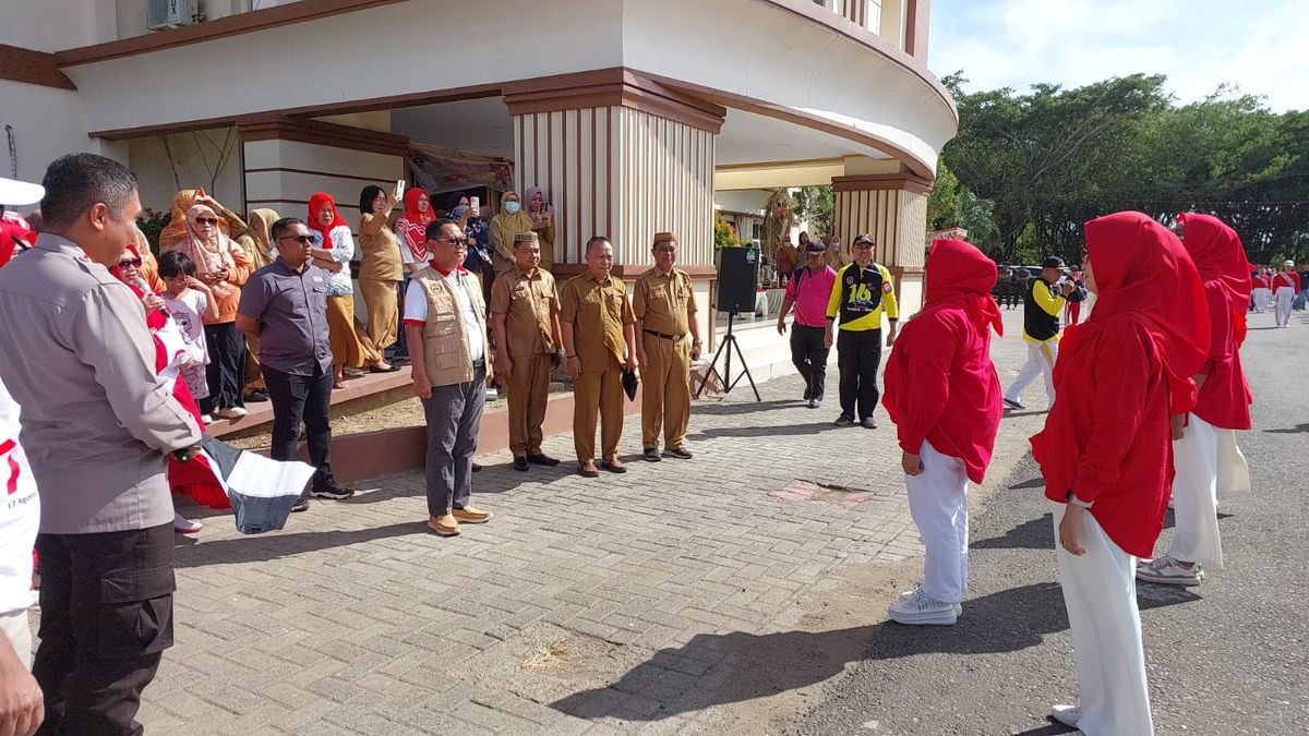 Bupati Lepas Peserta Lomba Gerak Jalan