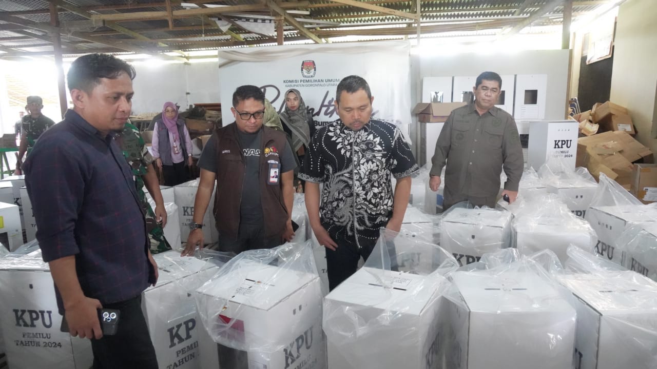 Jelang Pemilu Pj Gubenur Gorontalo Tinjau Kesiapan TPS