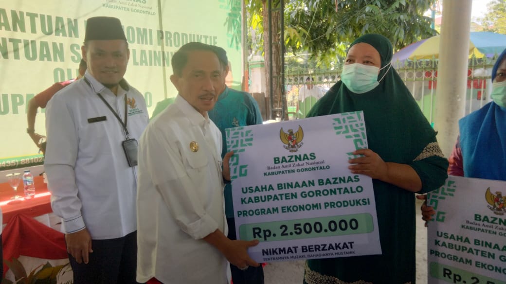 Bupati Gorontalo Salurkan Bantuan Ekonomi Produktif