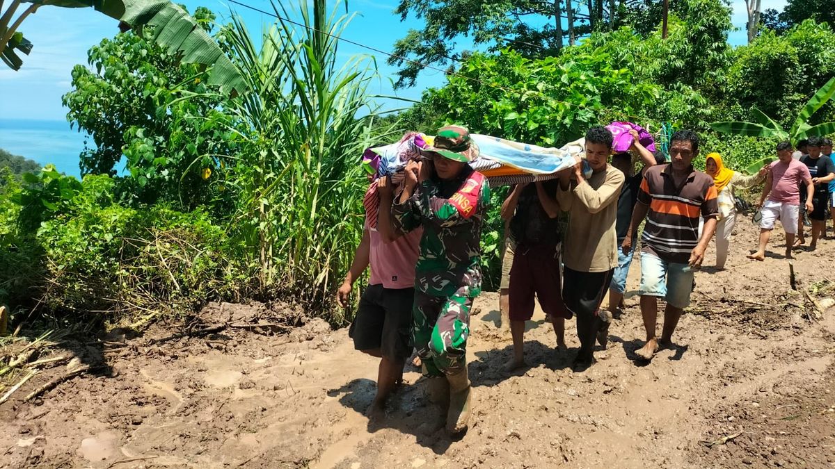 Aksi Heroik Sertu Parman Simbo, Tandu Jenazah yang Terjebak Longsor