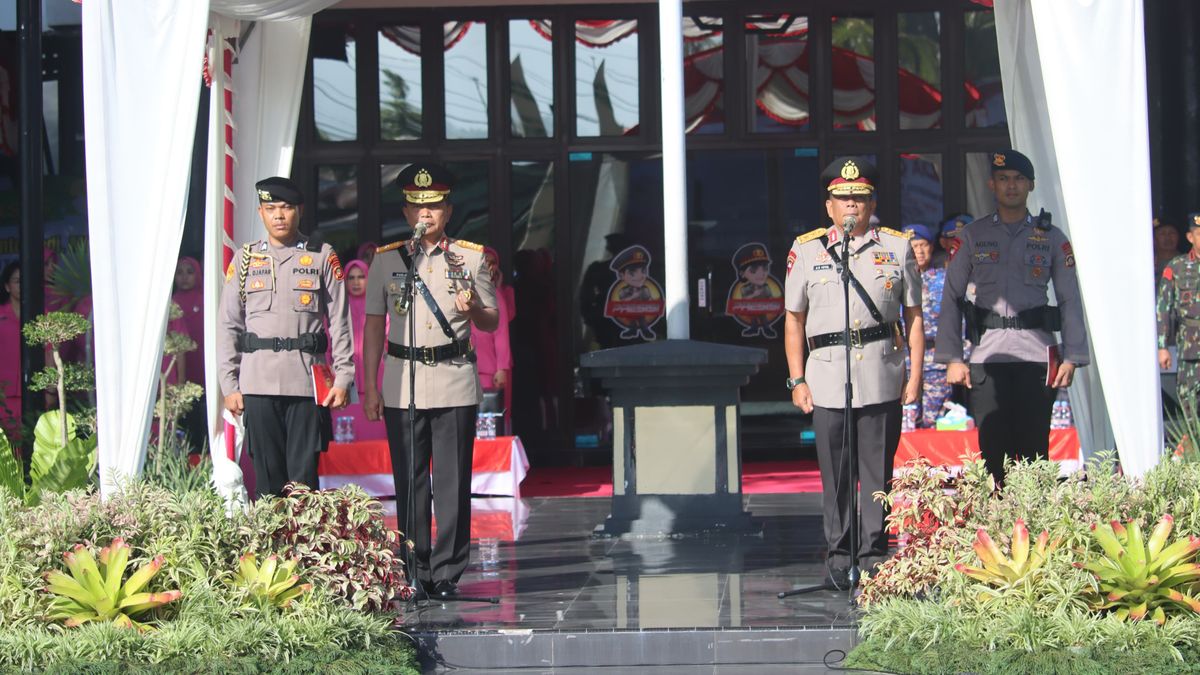 Polda Gorontalo Gelar Farewell and Welcome Parade