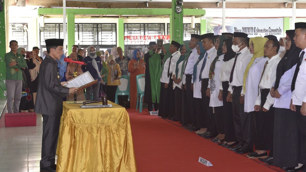 Bupati Gorontalo Lantik Kepsek, Korwil, dan Pengawas Sekolah