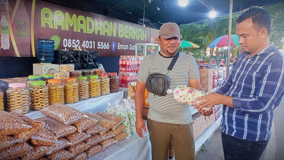 Cerita Eman Sahami, Pengusaha Kue Lebaran Beromzet Puluhan Juta