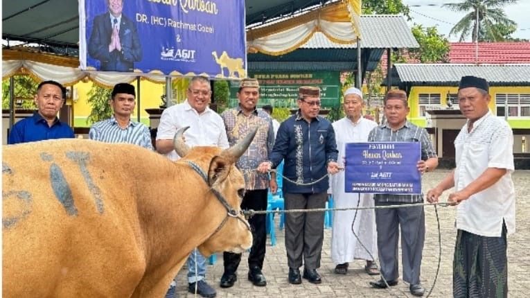 PT AGIT Salurkan Sembilan Ekor Sapi di Gorontalo Utara