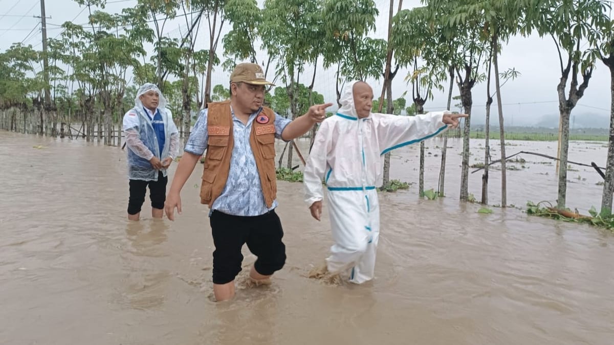 Hendra Hemeto Tinjau Lokasi Bencana Banjir di Hutabohu dan Biluhu