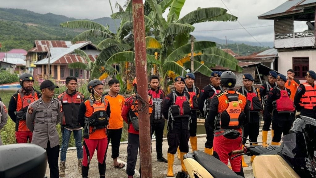 Tim SAR Polda Gorontalo dan Basarnas Lakukan Pencarian Orang Tenggelam