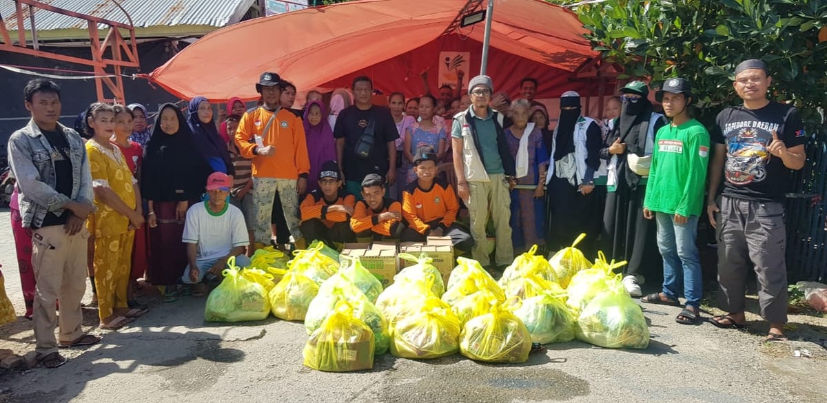 HILMI-FPI dan Komunitas RX-KING Bantu Korban Banjir di Talaga Jaya