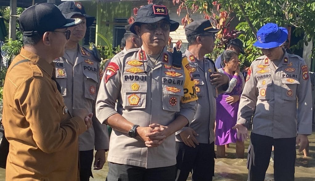 Kapolda Gorontalo Tinjau Lokasi Banjir di Kabupaten Gorontalo