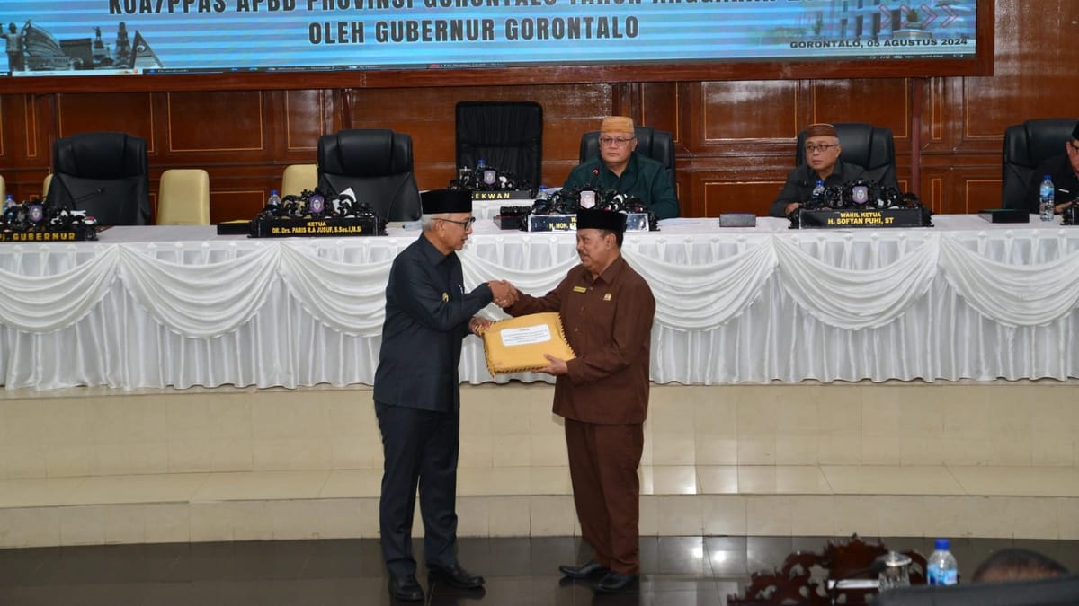 Penjabat Gubernur Gorontalo Serahkan Dokumen KUA-PPAS APBD Perubahan ke DPRD