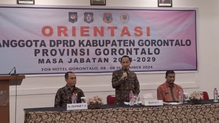 Bupati Gorontalo Tutup Kegiatan Orientasi Anggota DPRD