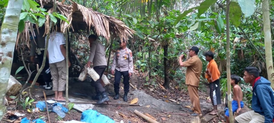 Polsek Paguyaman Pantai Bongkar Tempat Penyulingan Cap Tikus