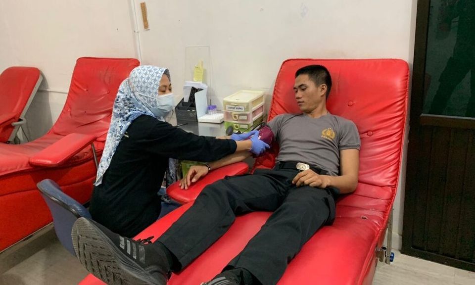 Samapta Polda Gorontalo Lakukan Donor Darah untuk Warga yang Membutuhkan