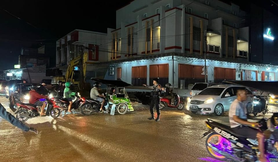 Samapta Polda Gorontalo Lakukan Pengaturan Arus Lalu Lintas Jelang Lebaran Idul Fitri